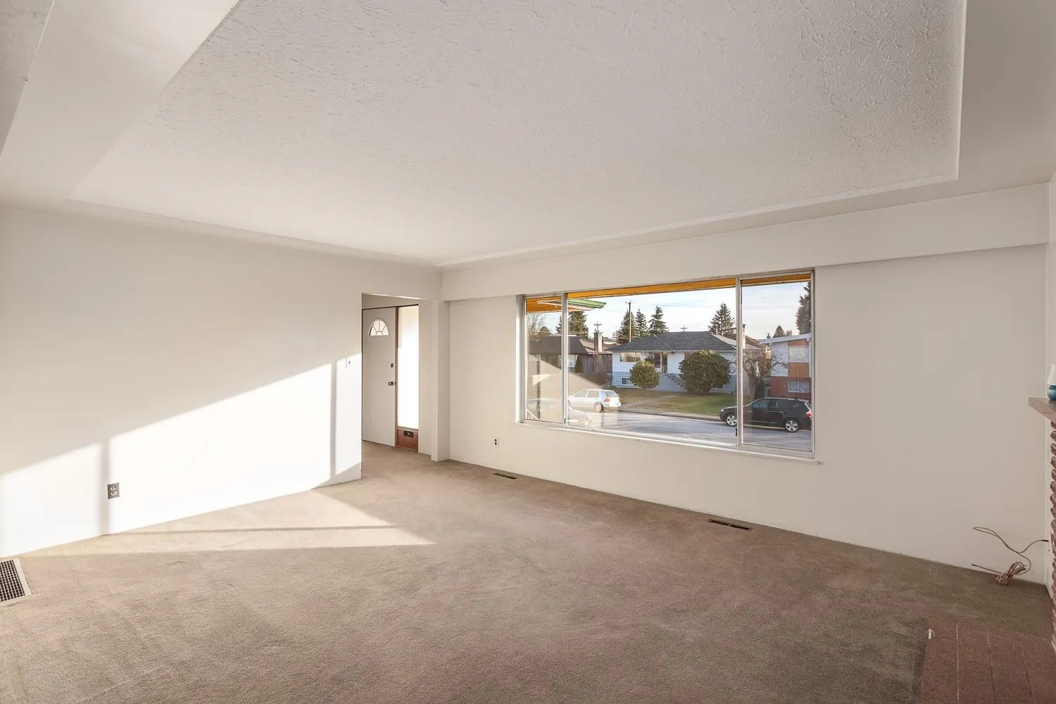 342 E 18th Street
