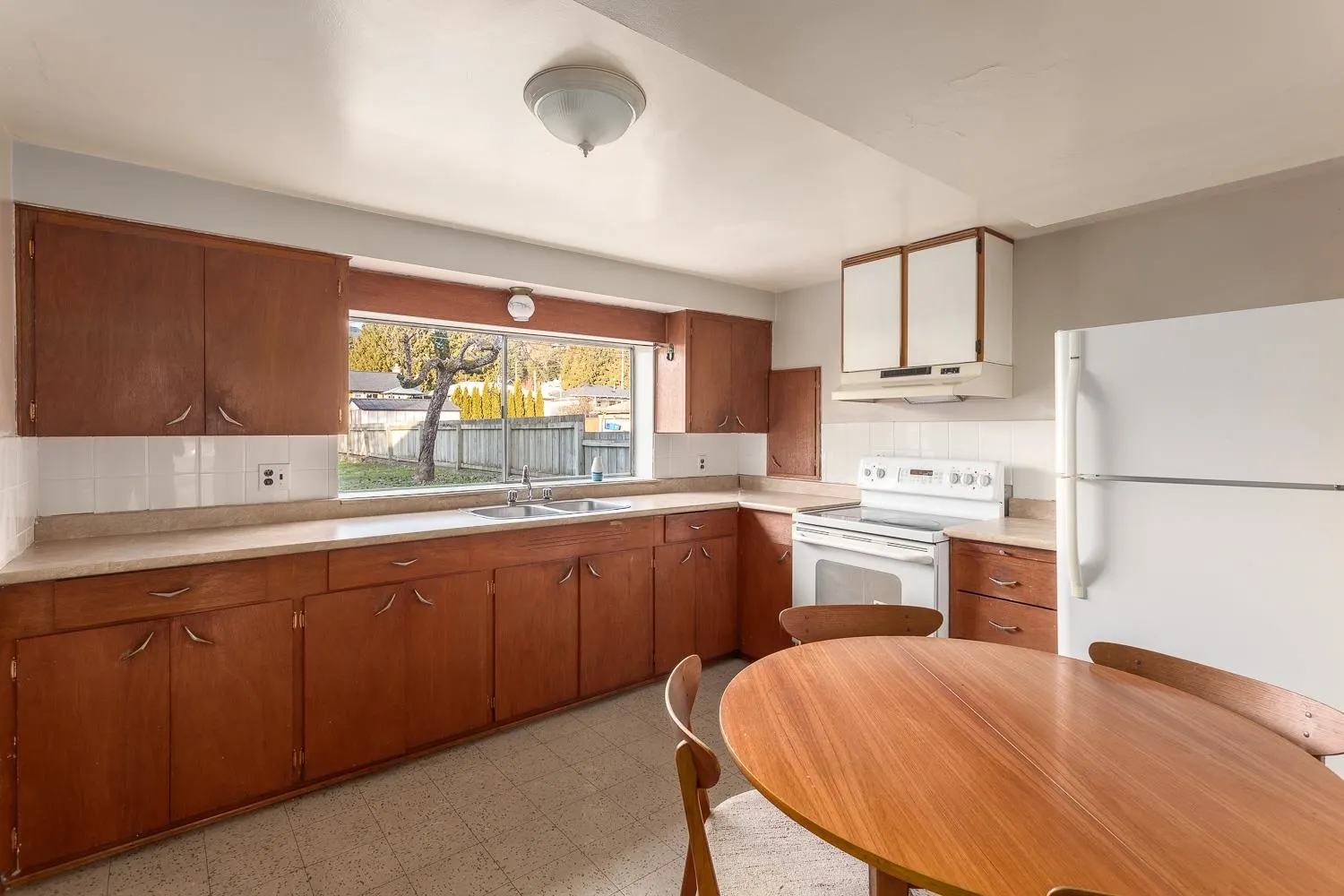 342 E 18th Street