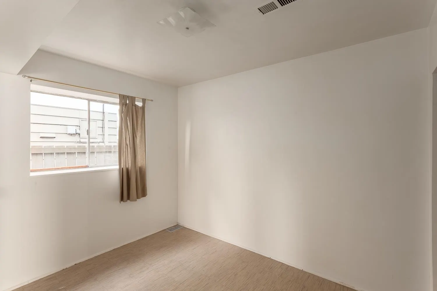 342 E 18th Street