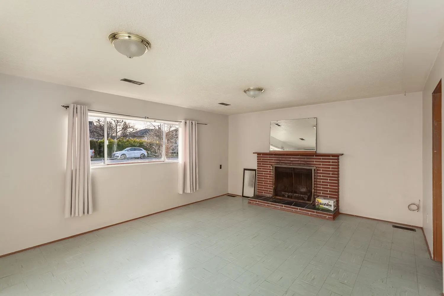 342 E 18th Street