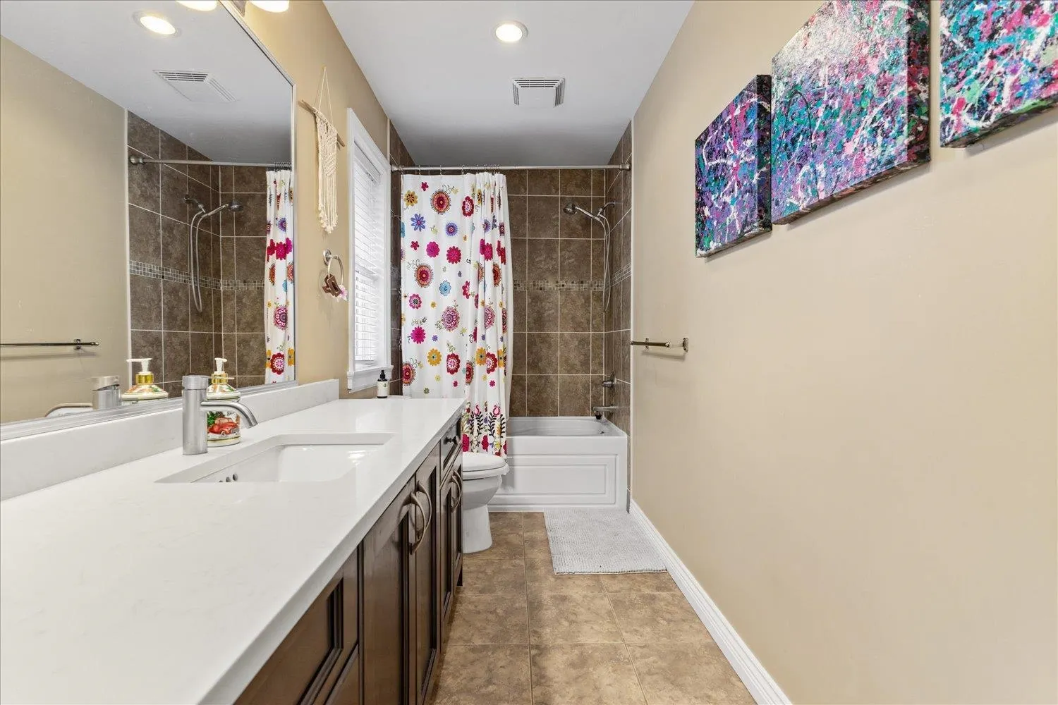 1510 Mackay Crescent
