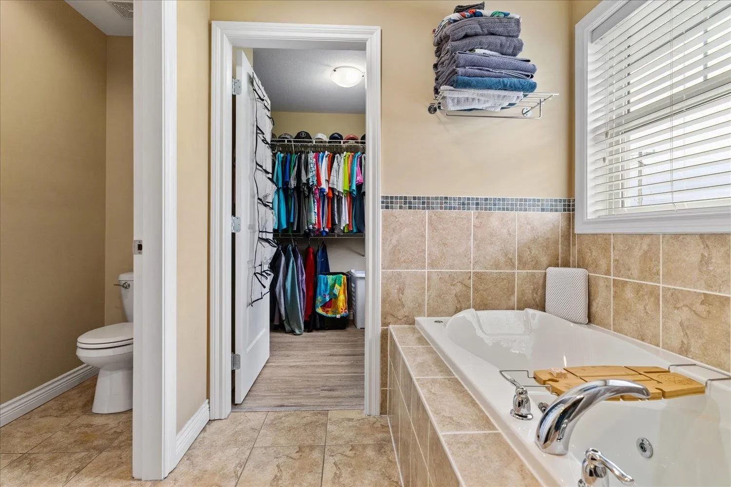 1510 Mackay Crescent