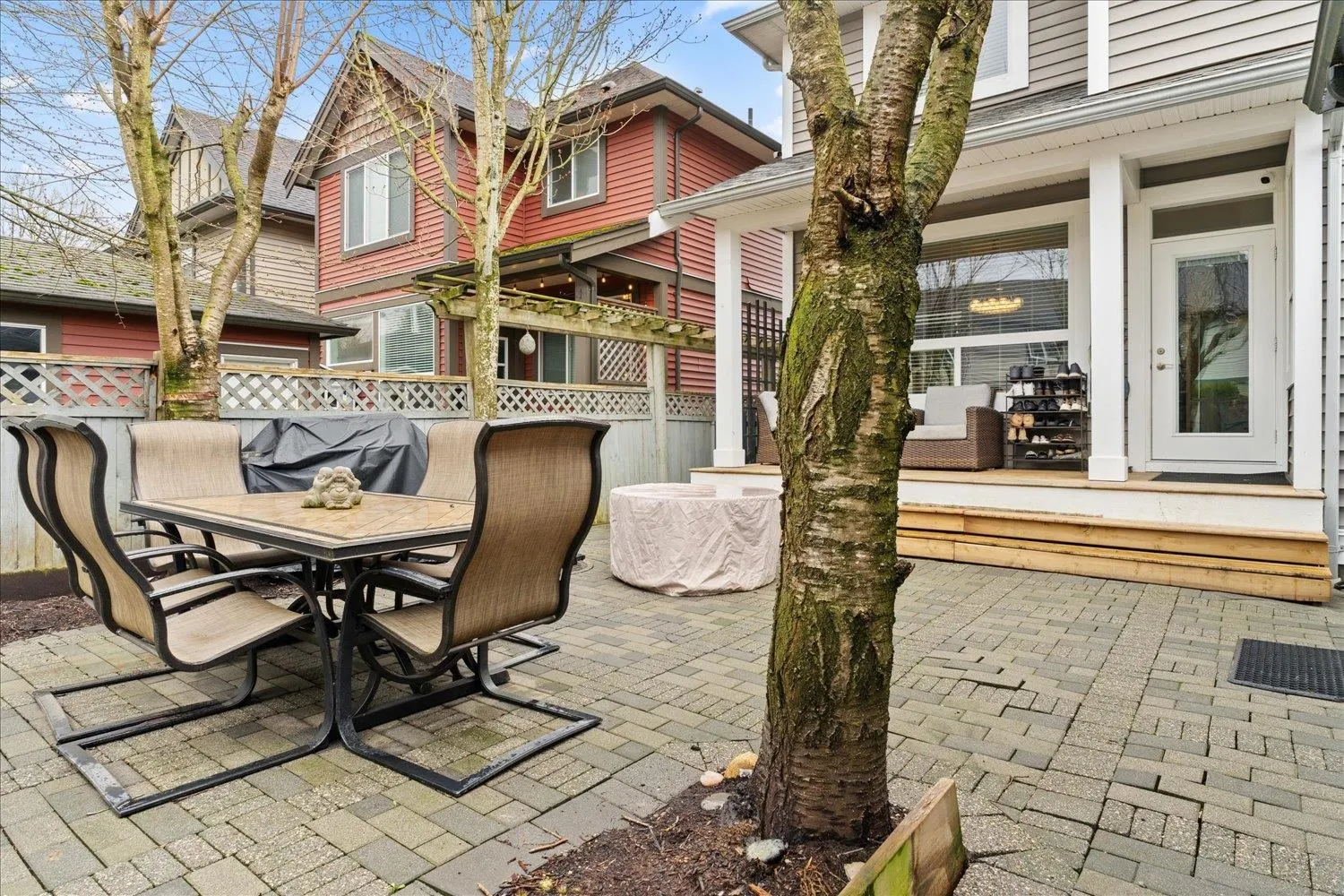 1510 Mackay Crescent