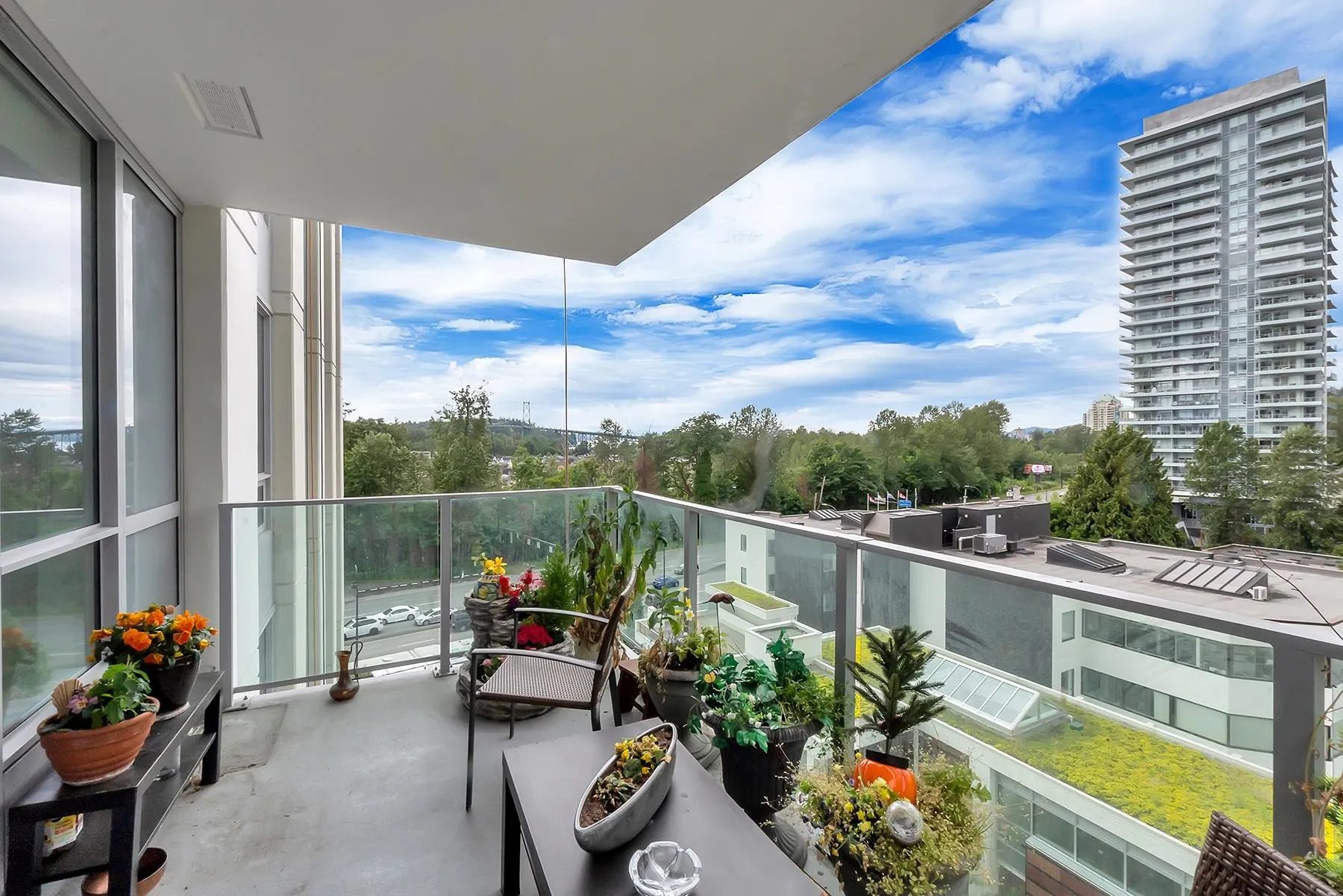 607 1632 Lions Gate Lane