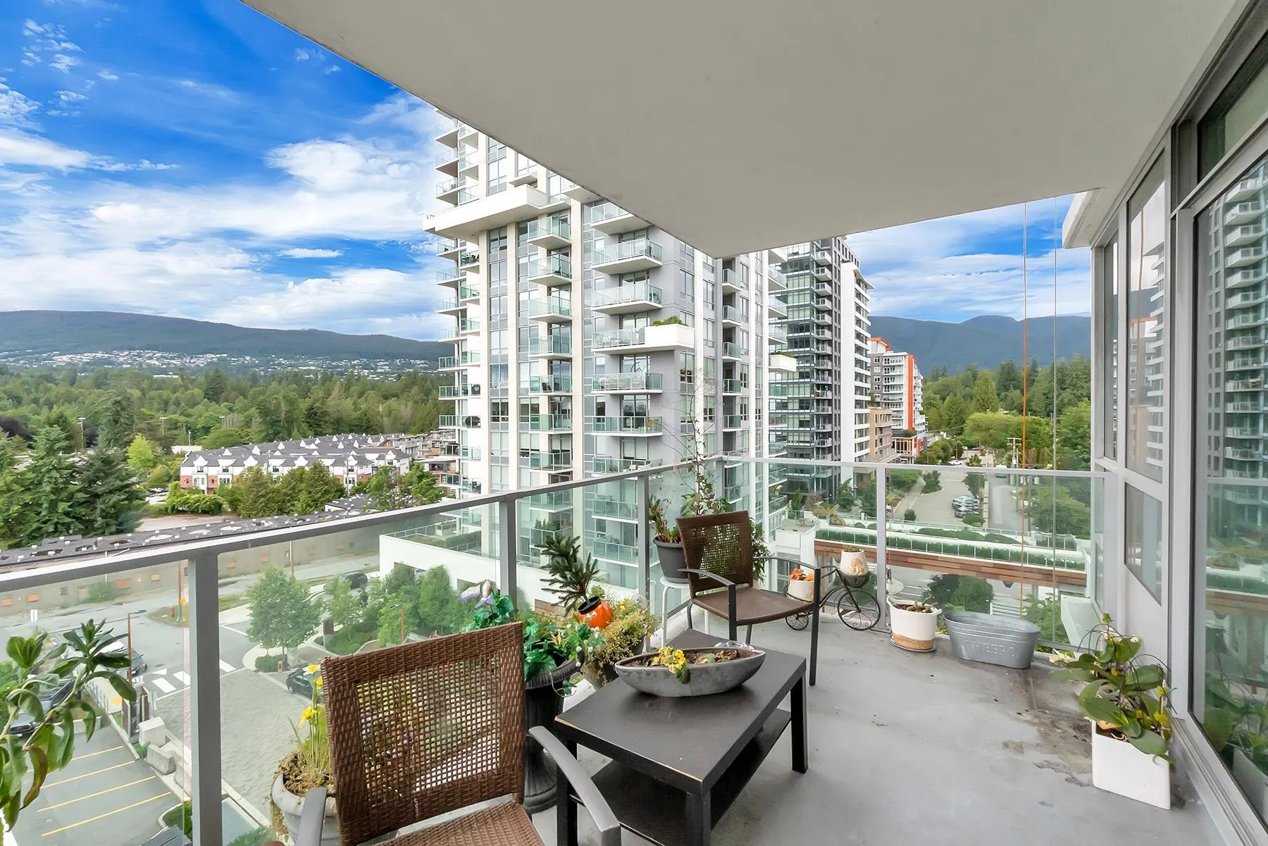 607 1632 Lions Gate Lane
