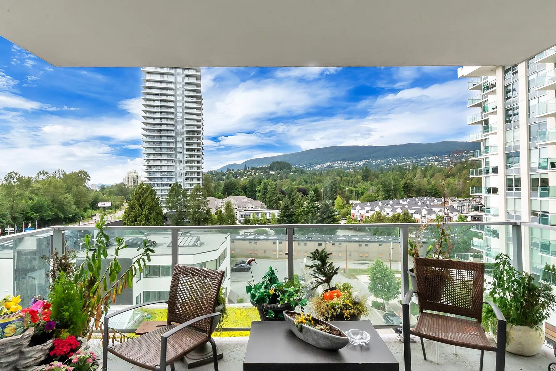 607 1632 Lions Gate Lane