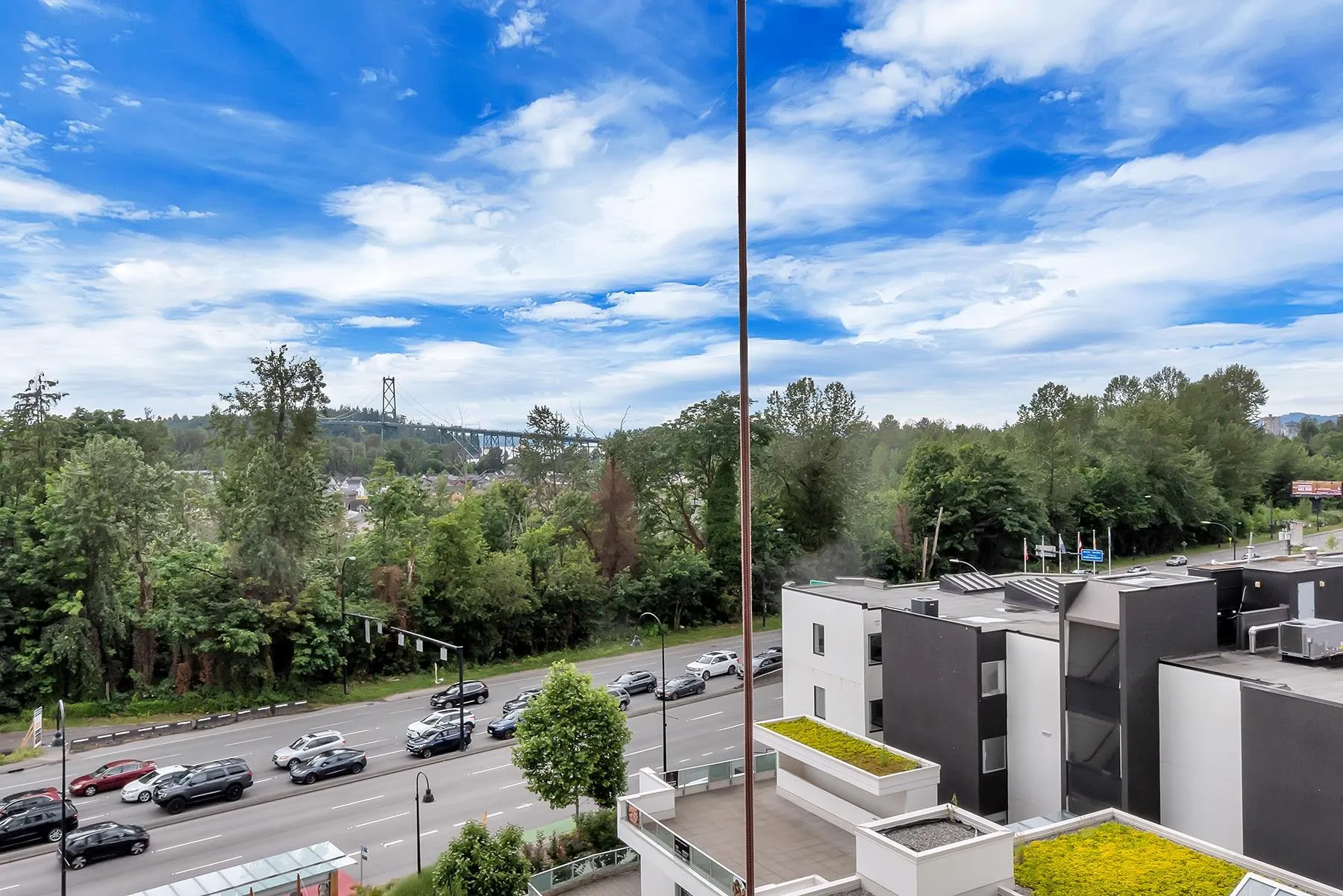 607 1632 Lions Gate Lane
