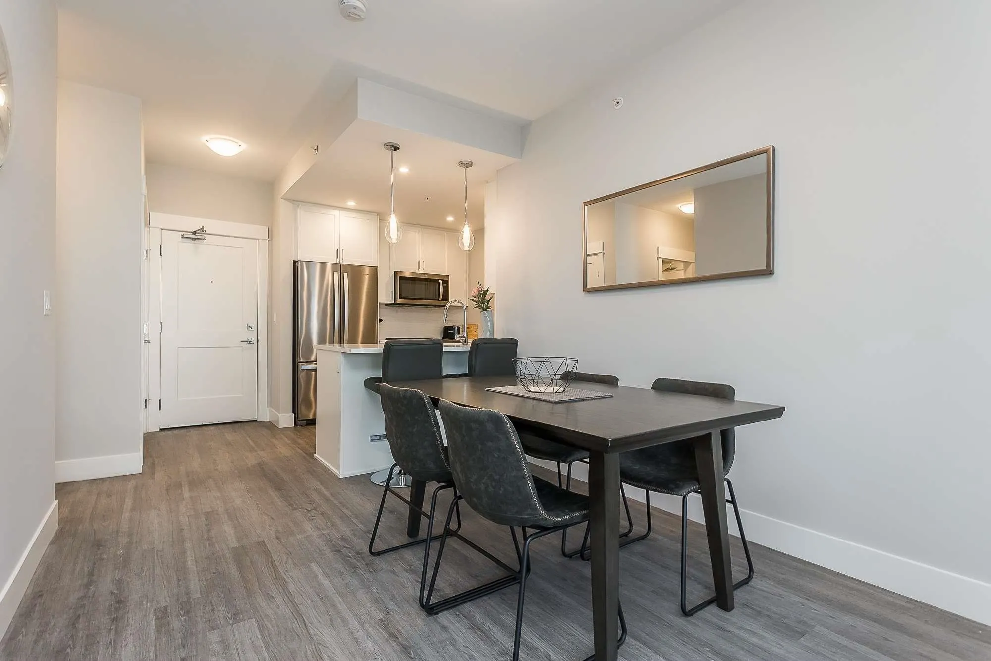 4317 2180 Kelly Avenue