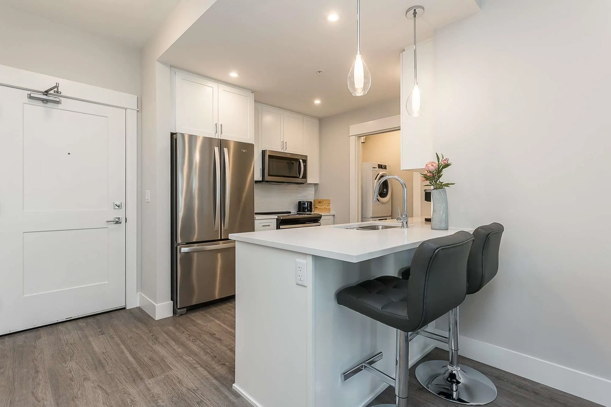 4317 2180 Kelly Avenue