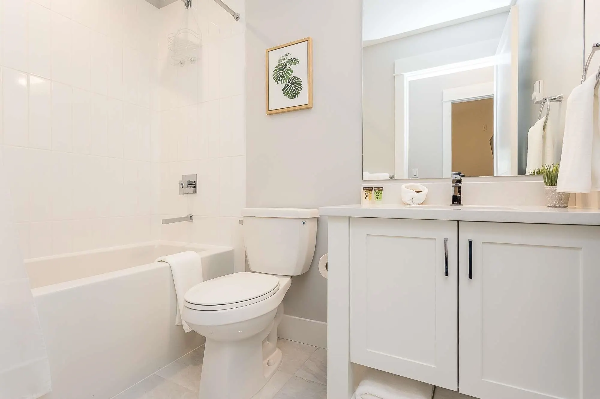 4317 2180 Kelly Avenue