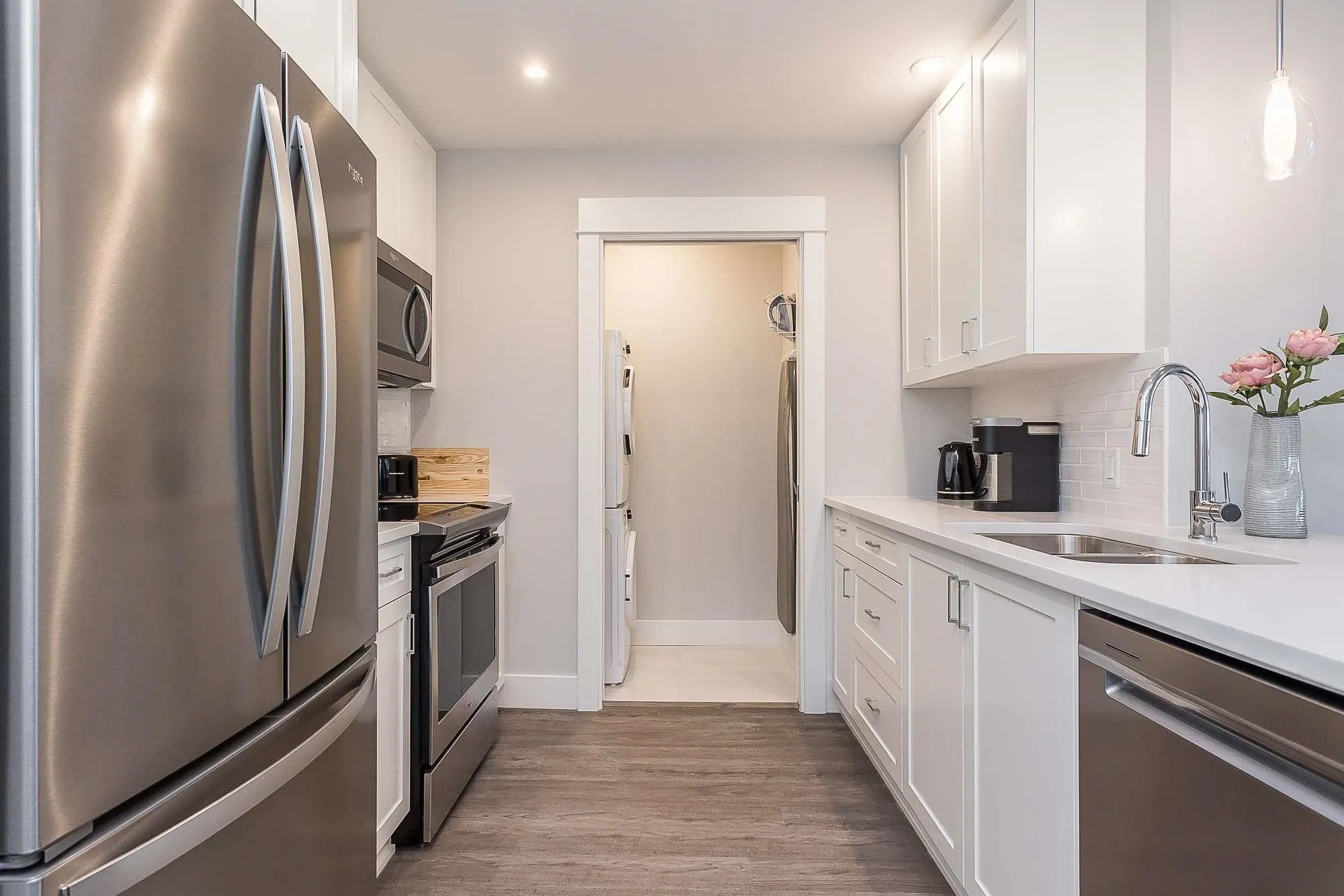 4317 2180 Kelly Avenue