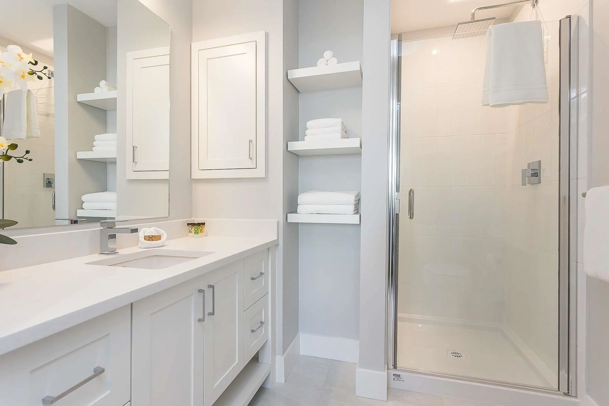 4317 2180 Kelly Avenue