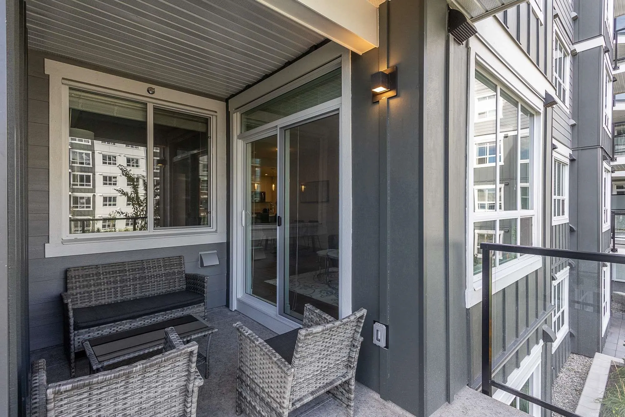 4317 2180 Kelly Avenue