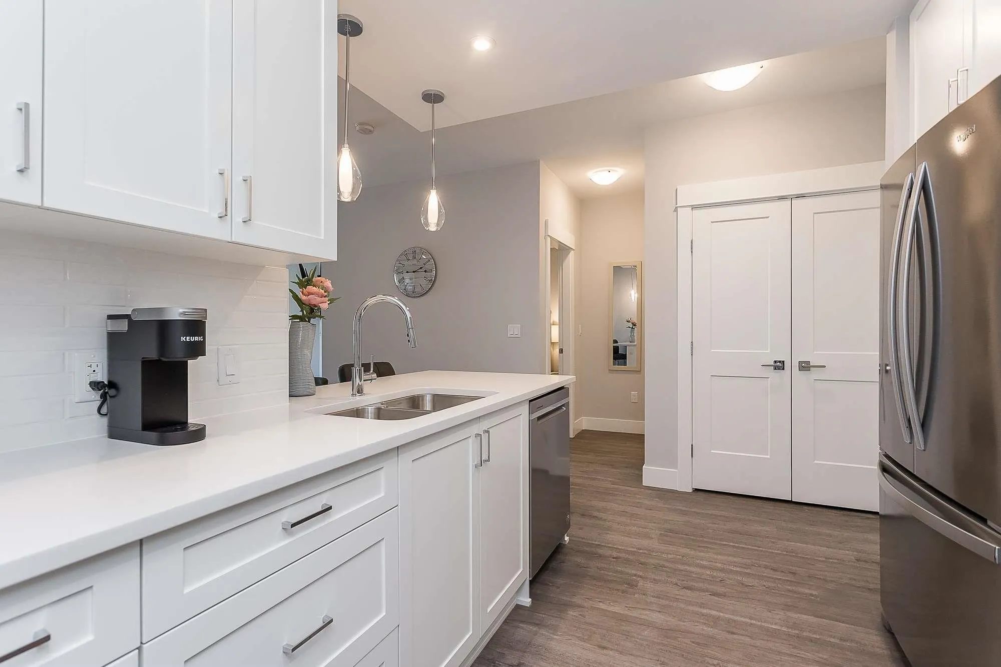 4317 2180 Kelly Avenue