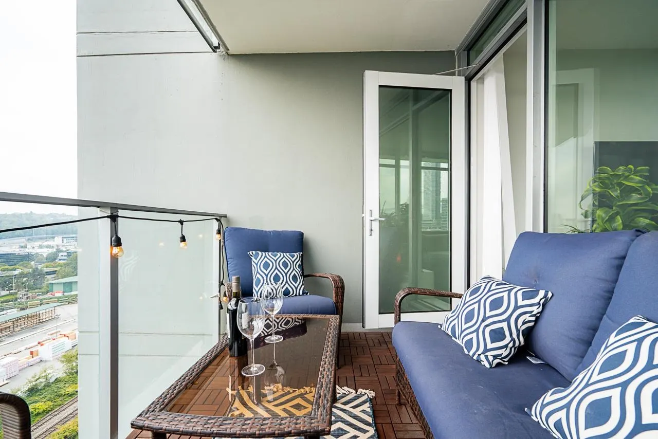 1601 2388 Madison Avenue