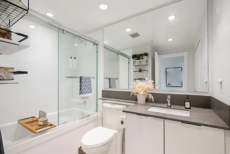 1601 2388 Madison Avenue