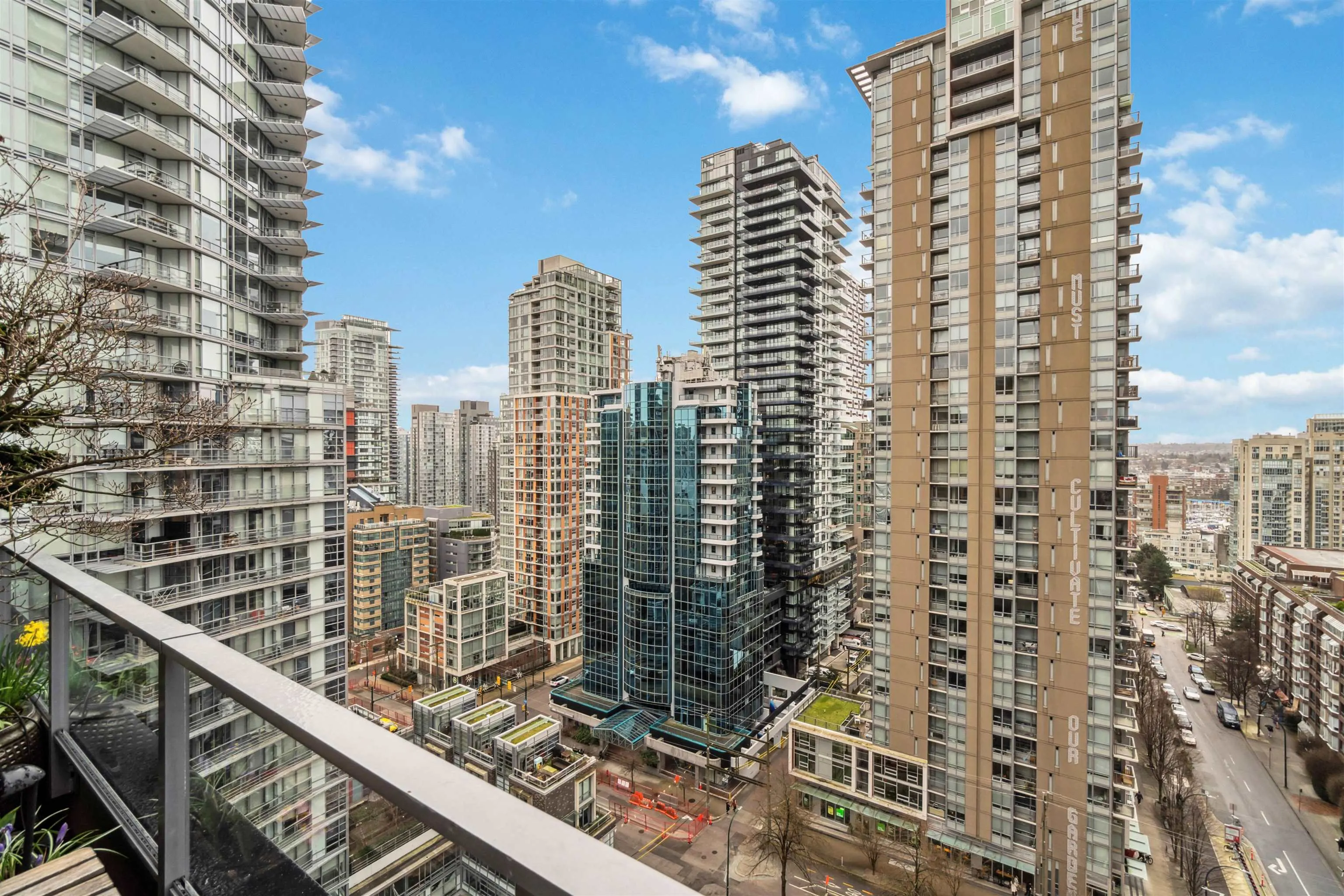 1601 1252 Hornby Street