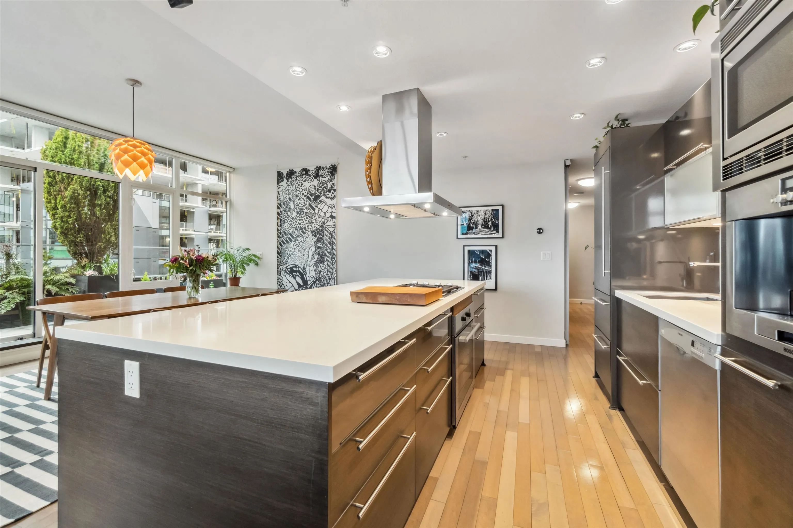 1601 1252 Hornby Street