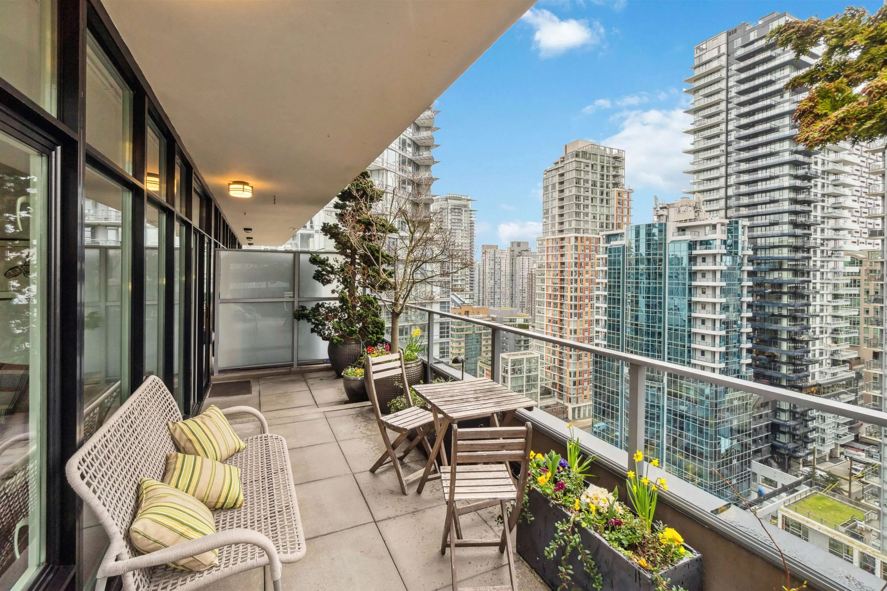 1601 1252 Hornby Street