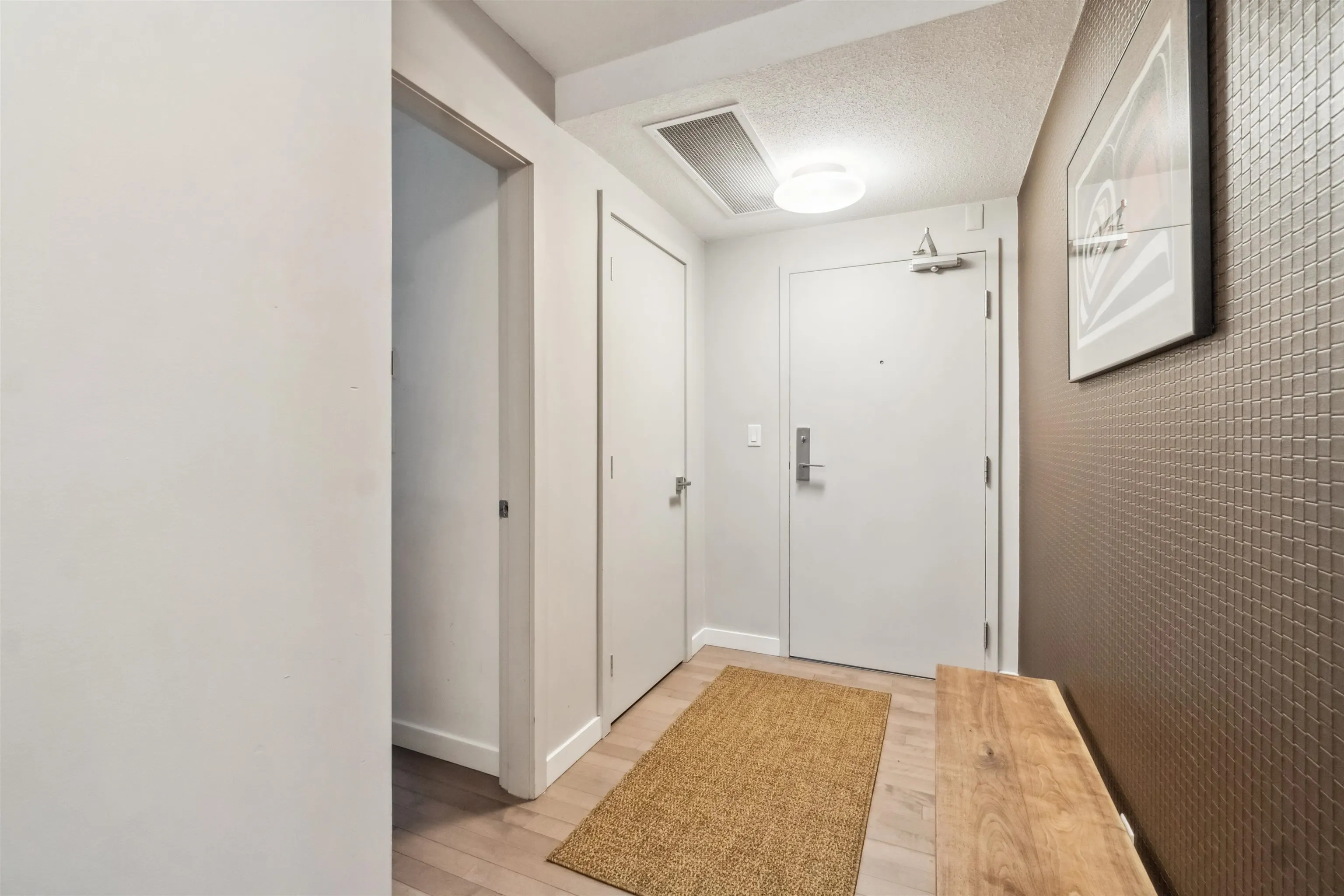 1601 1252 Hornby Street