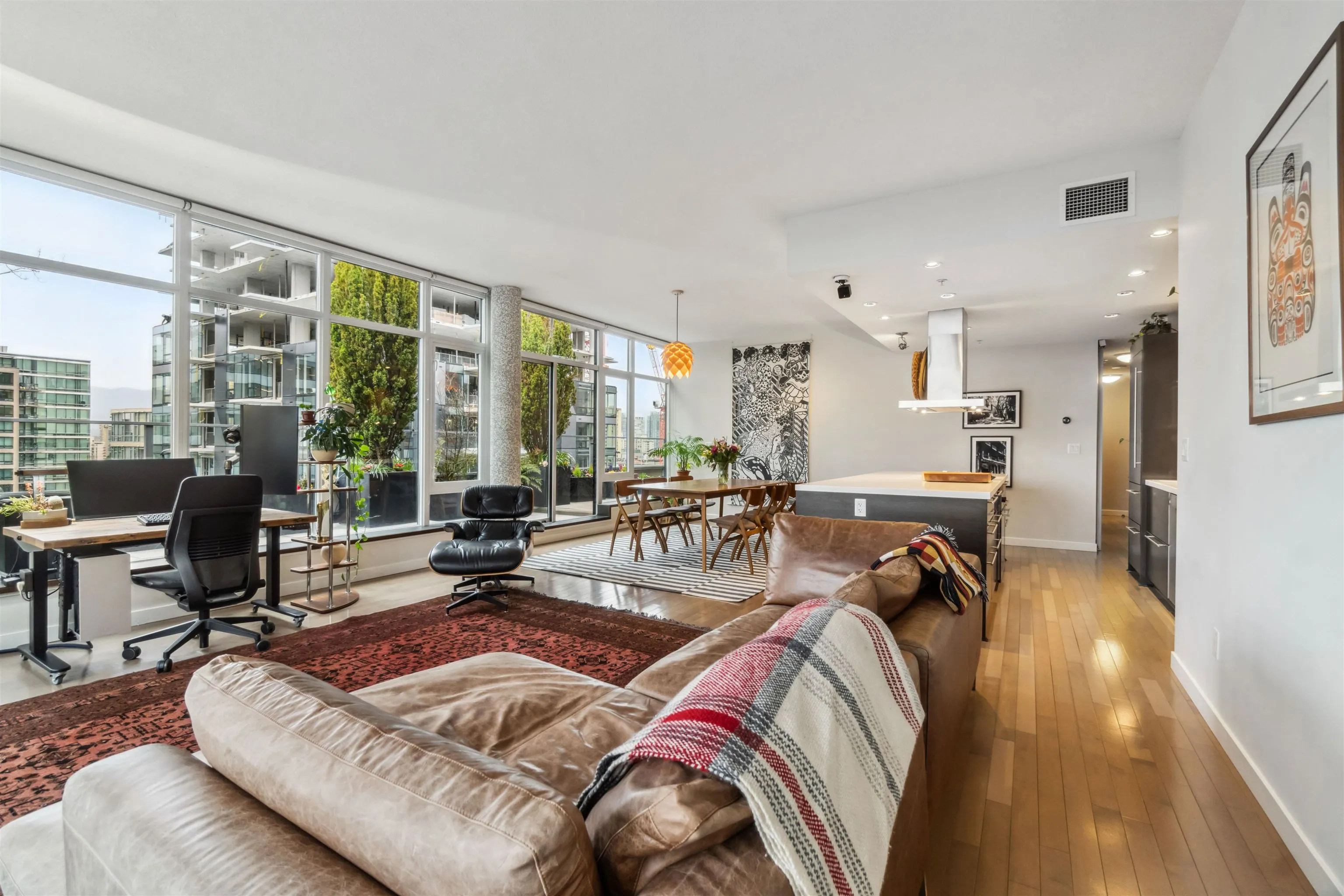 1601 1252 Hornby Street