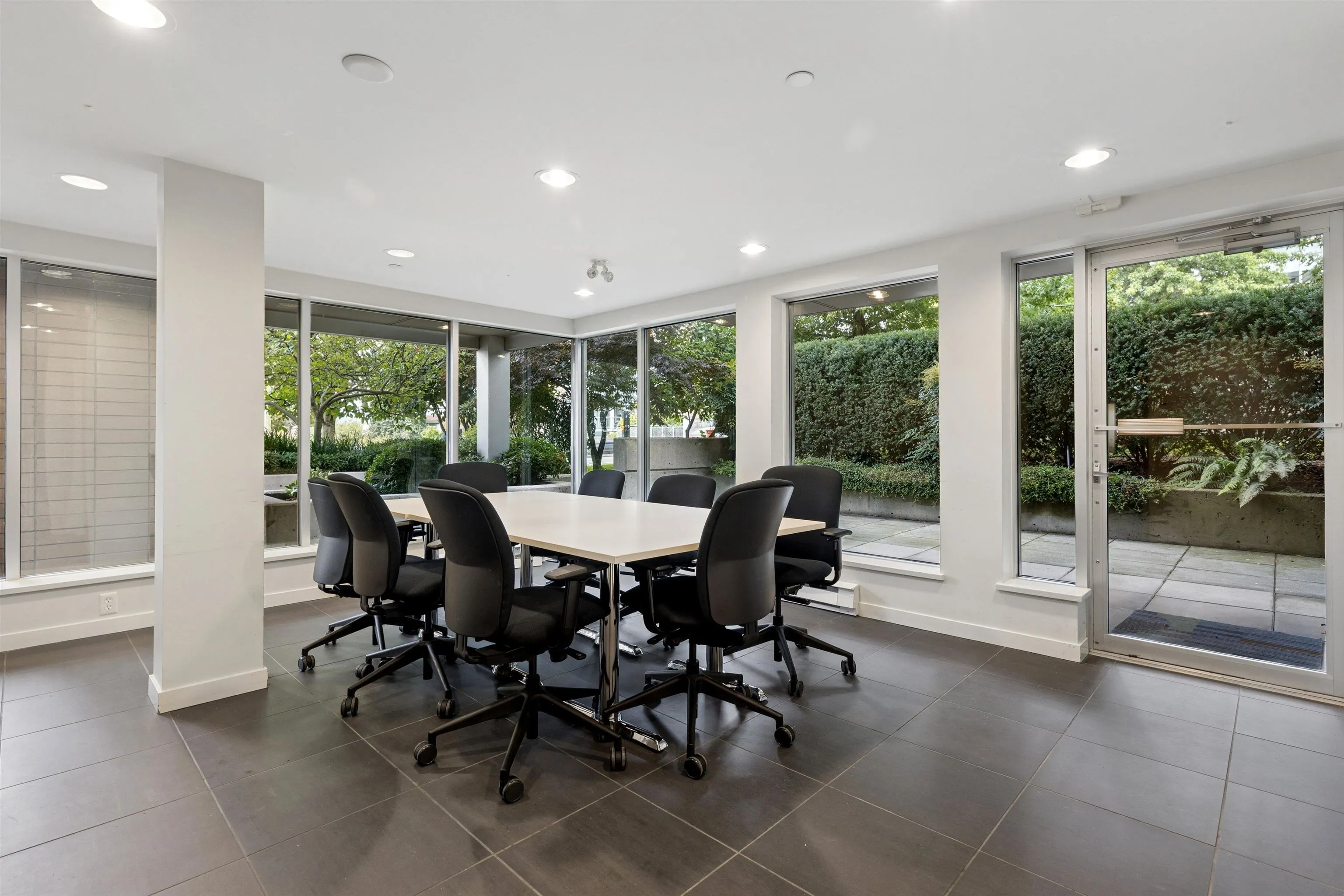 TH4 1288 Chesterfield Avenue
