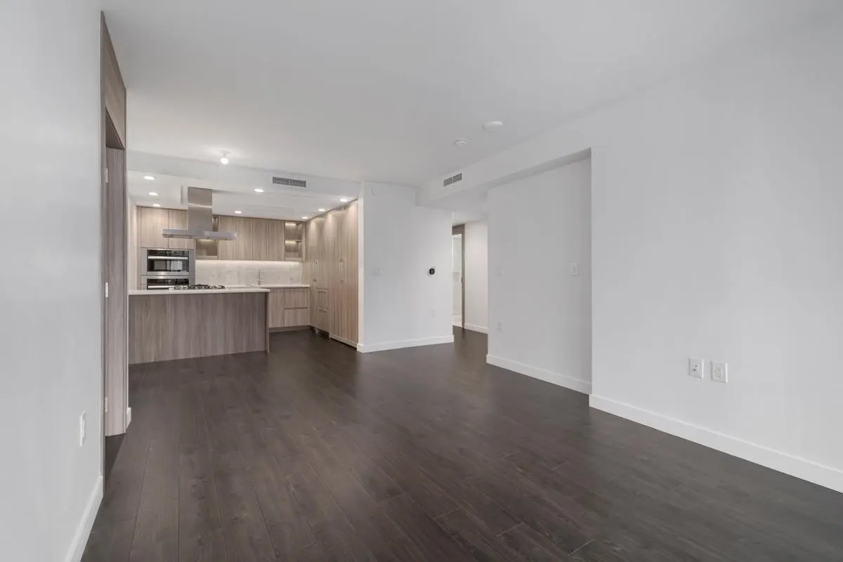 1413 1768 Cook Street