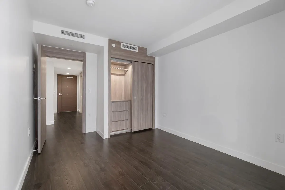 1413 1768 Cook Street