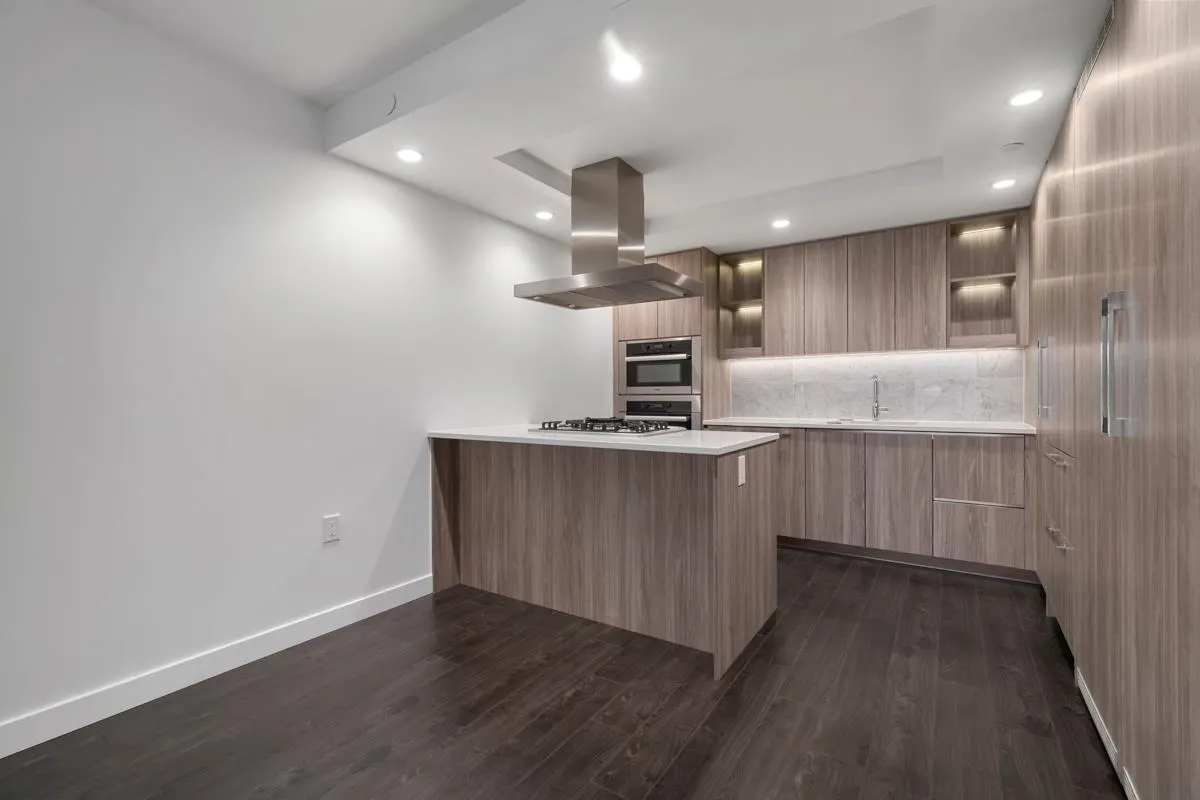 1413 1768 Cook Street