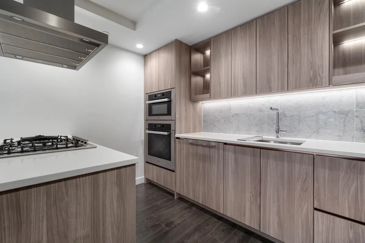 1413 1768 Cook Street