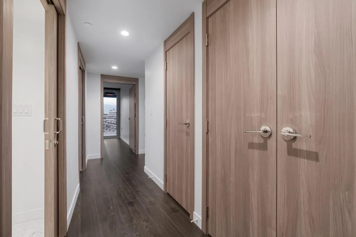 1413 1768 Cook Street