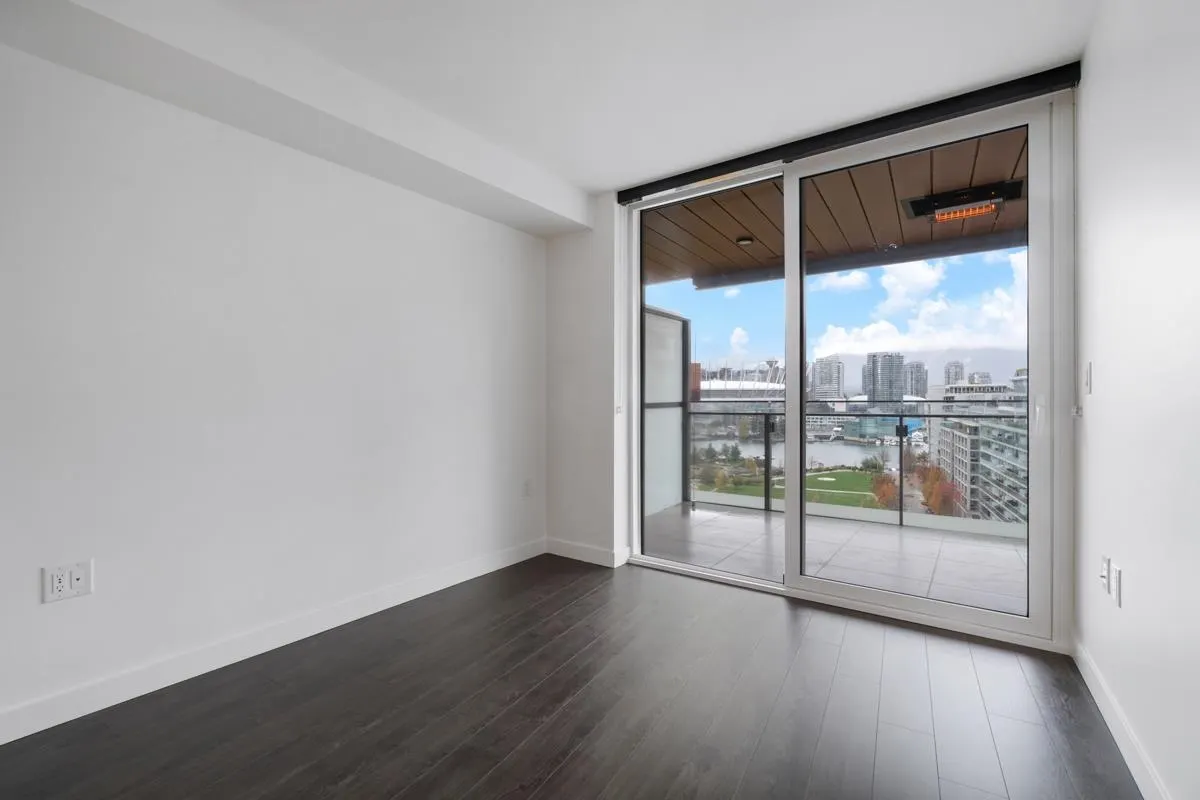 1413 1768 Cook Street