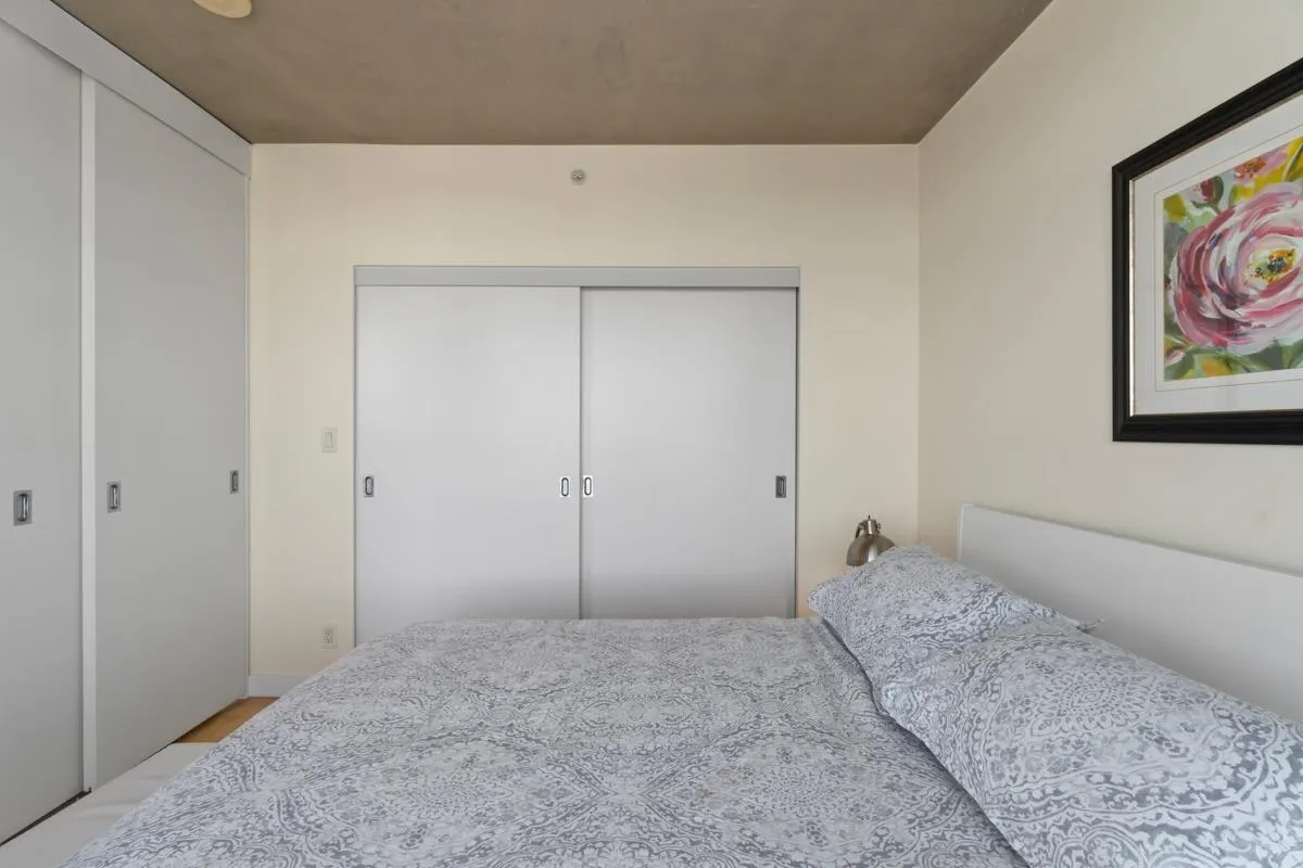 1403 108 W Cordova Street