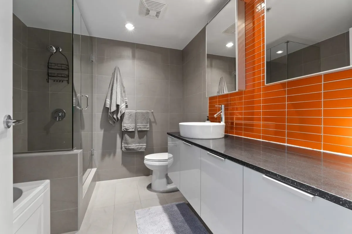 1403 108 W Cordova Street