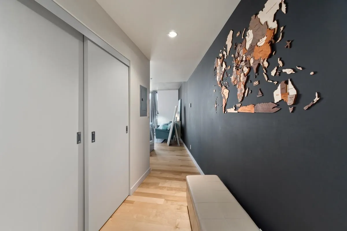 1403 108 W Cordova Street