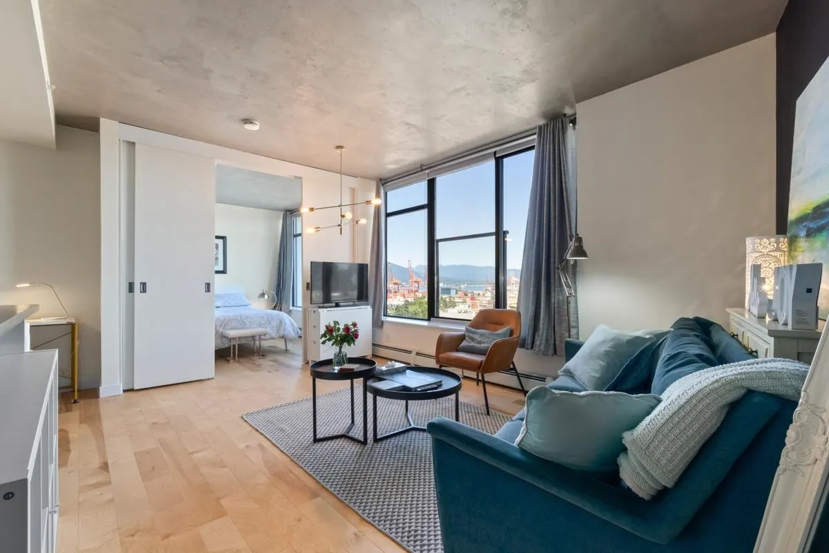 1403 108 W Cordova Street