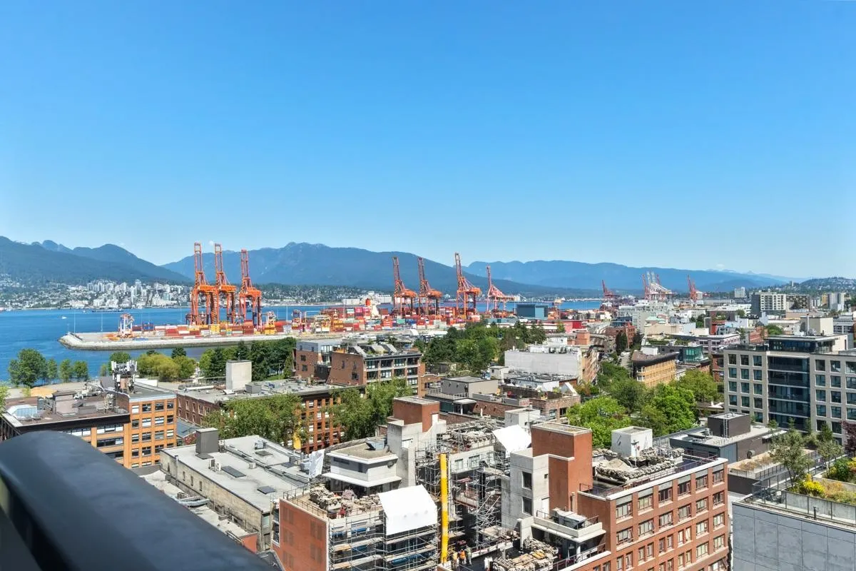 1403 108 W Cordova Street