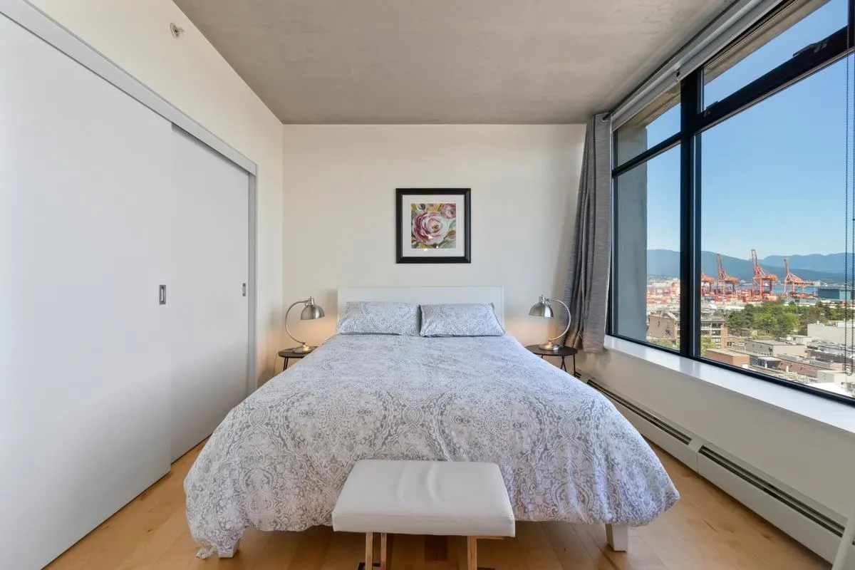 1403 108 W Cordova Street