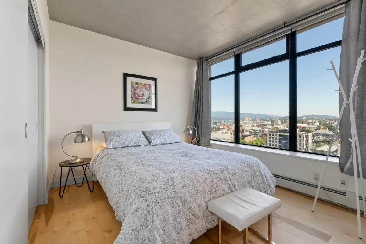 1403 108 W Cordova Street