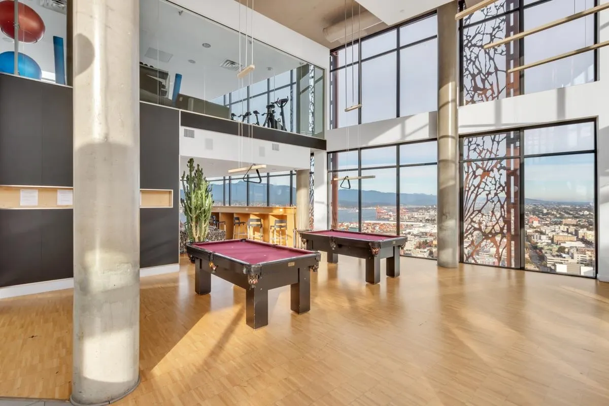 1403 108 W Cordova Street