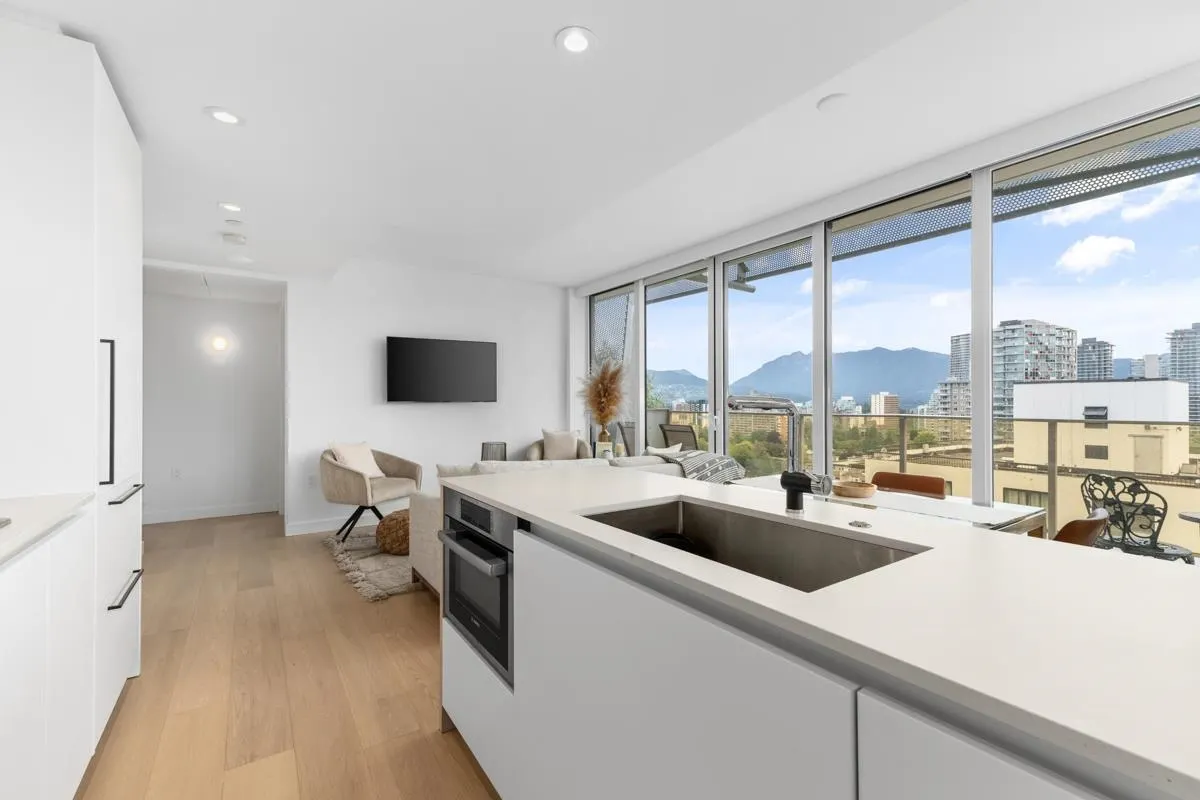 1105 1180 Broughton Street