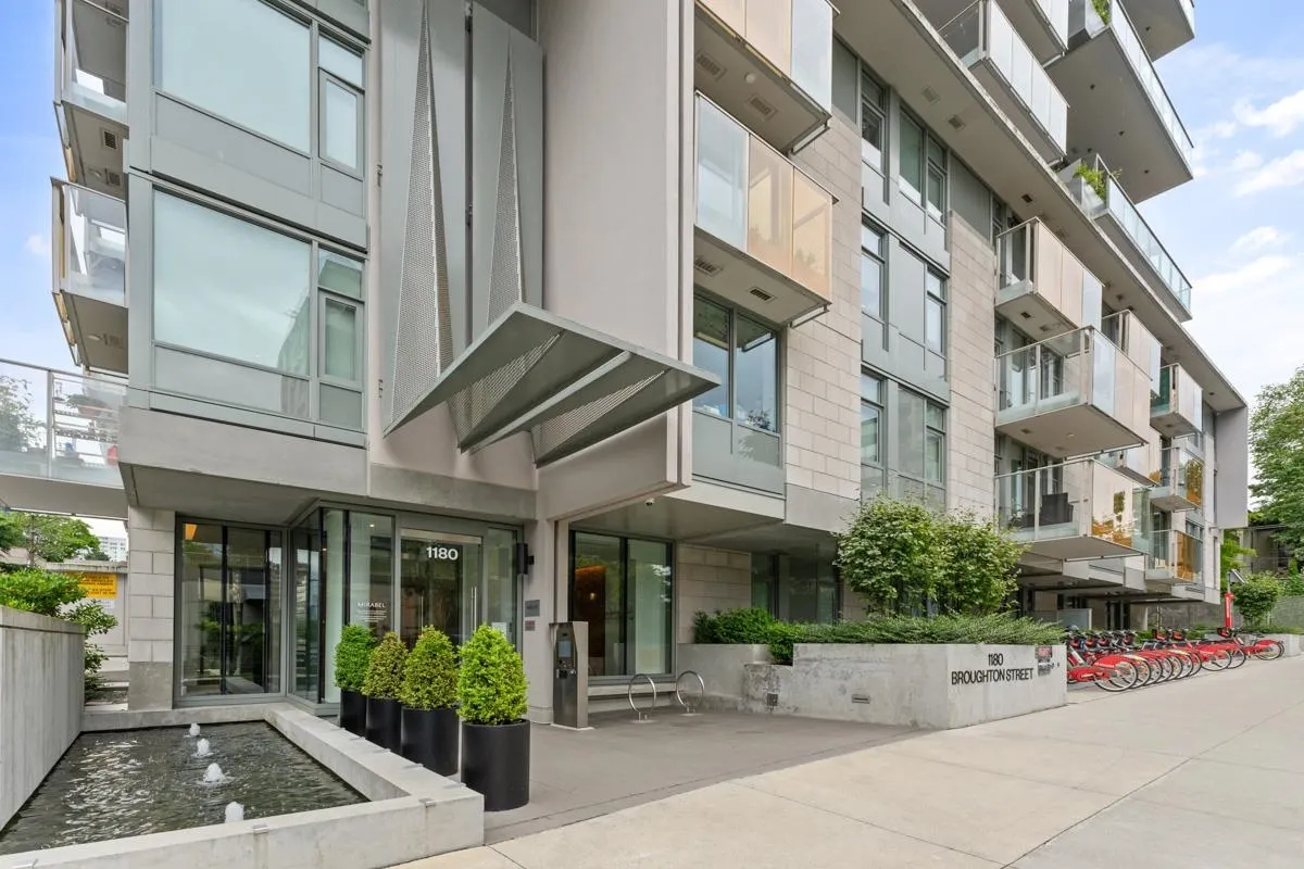 1105 1180 Broughton Street