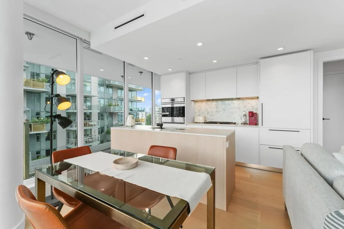 1105 1180 Broughton Street