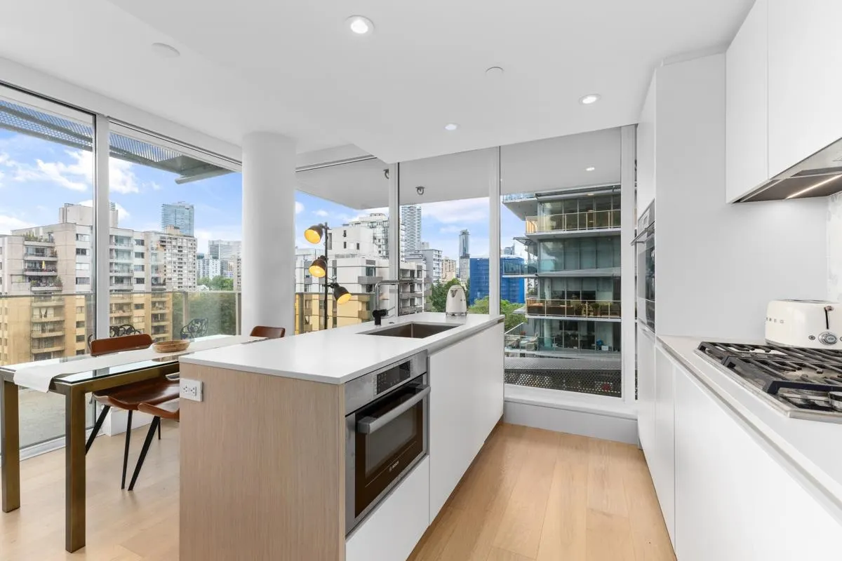 1105 1180 Broughton Street