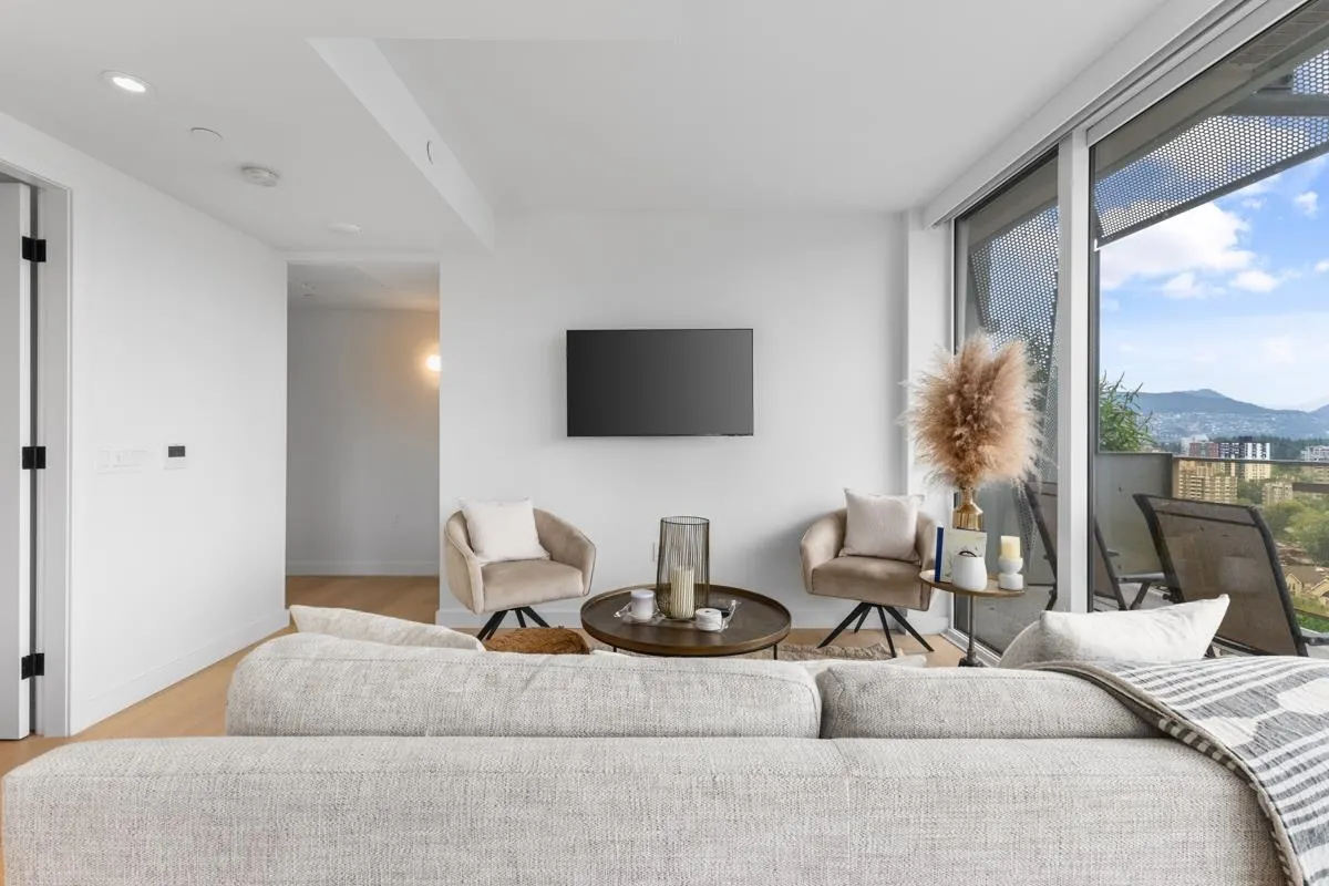 1105 1180 Broughton Street