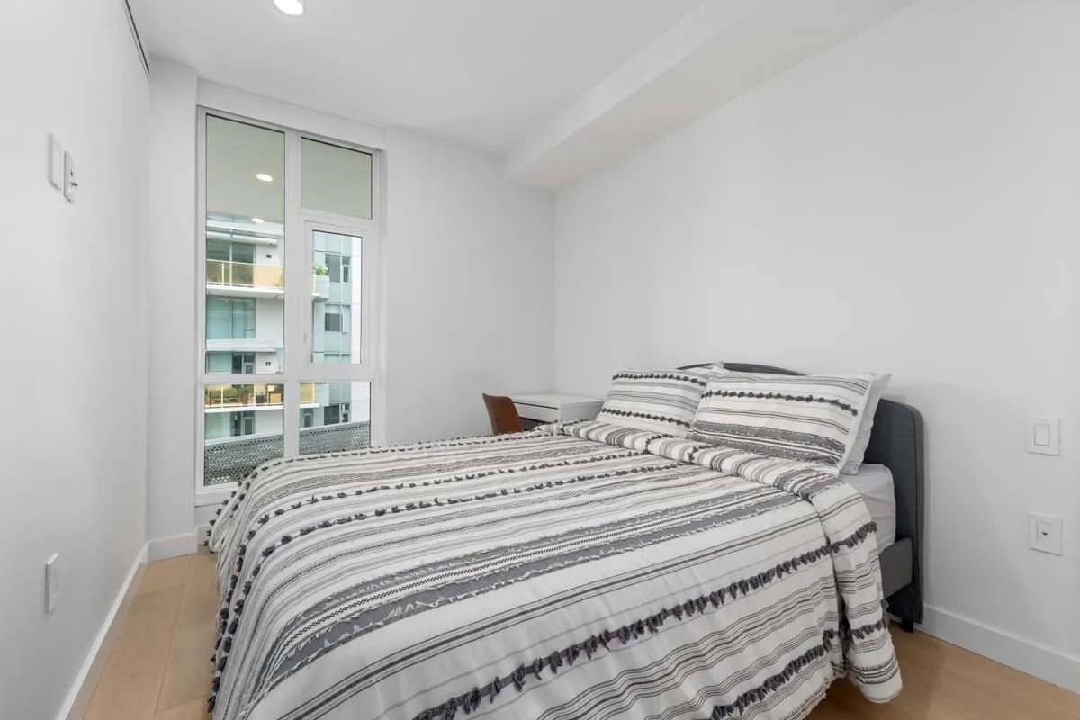 1105 1180 Broughton Street