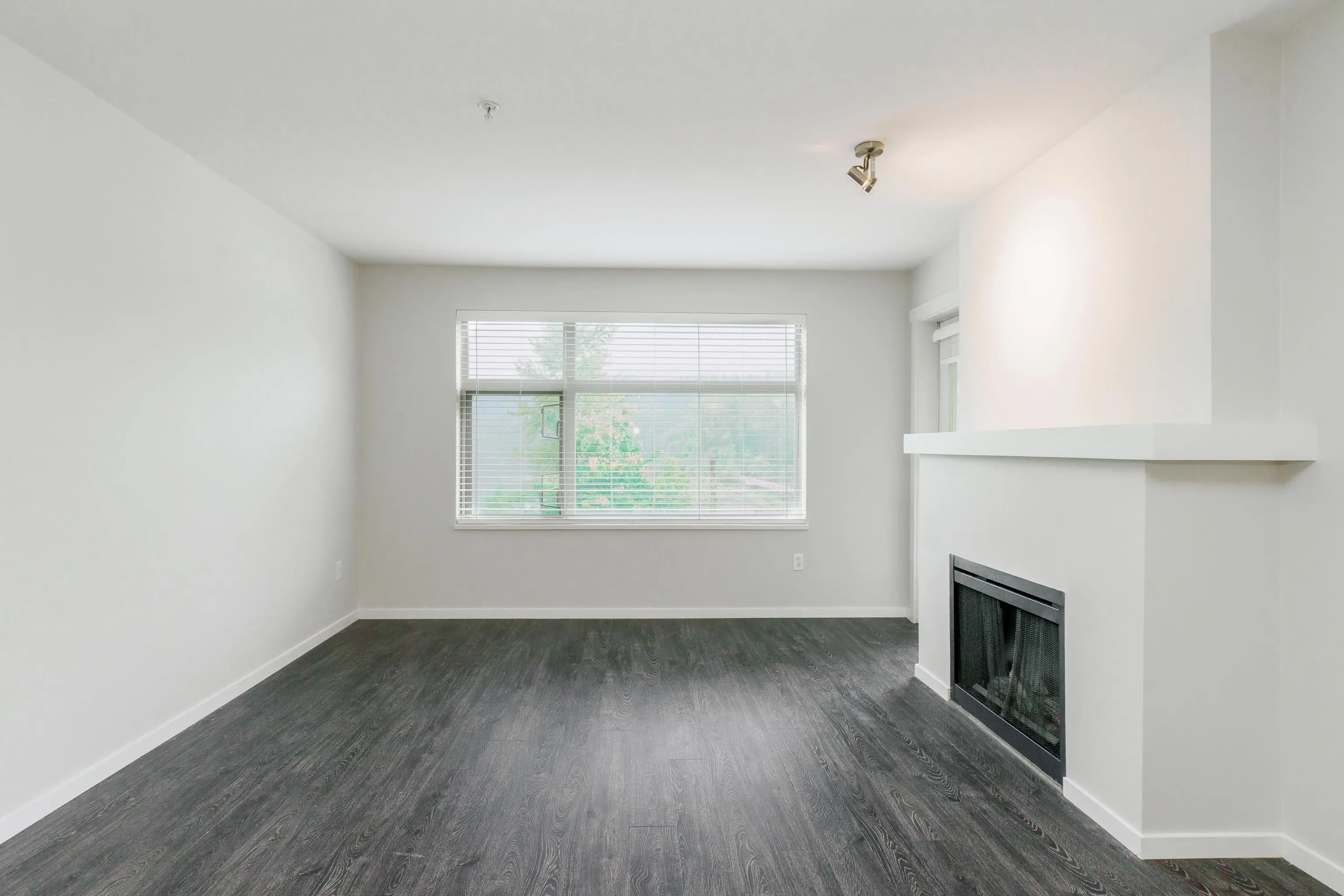 302 300 Klahanie Drive