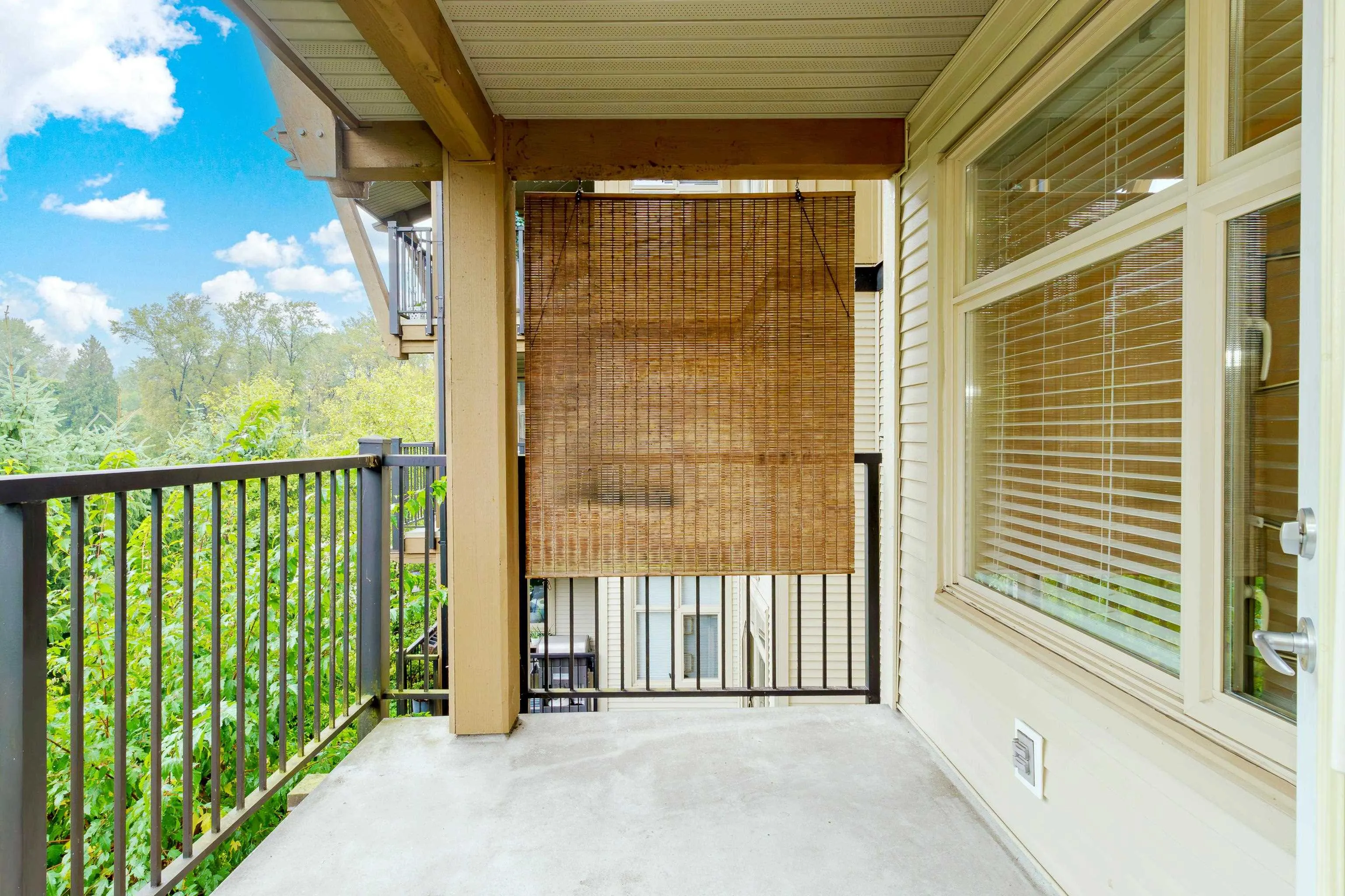 302 300 Klahanie Drive