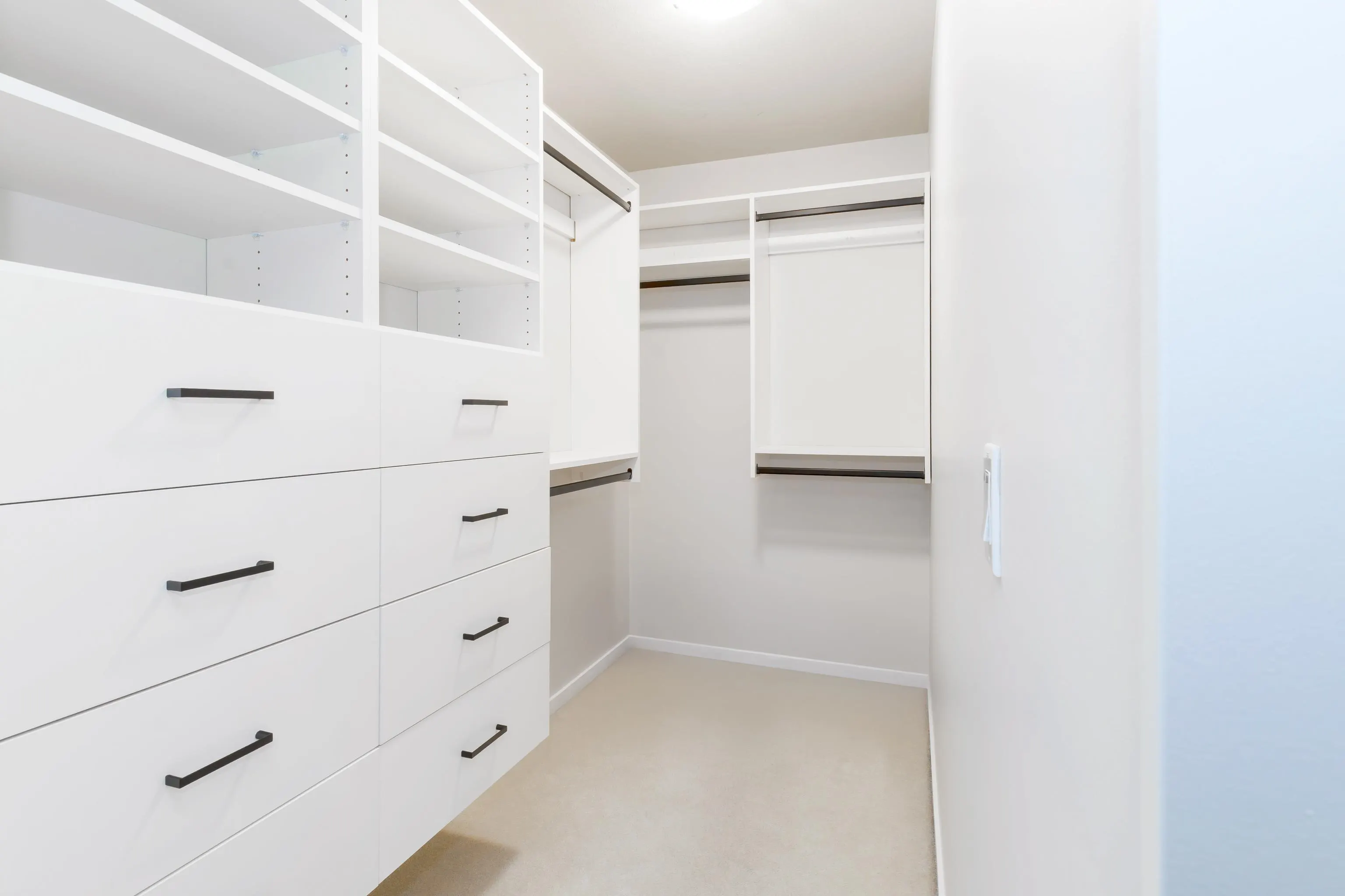 302 300 Klahanie Drive