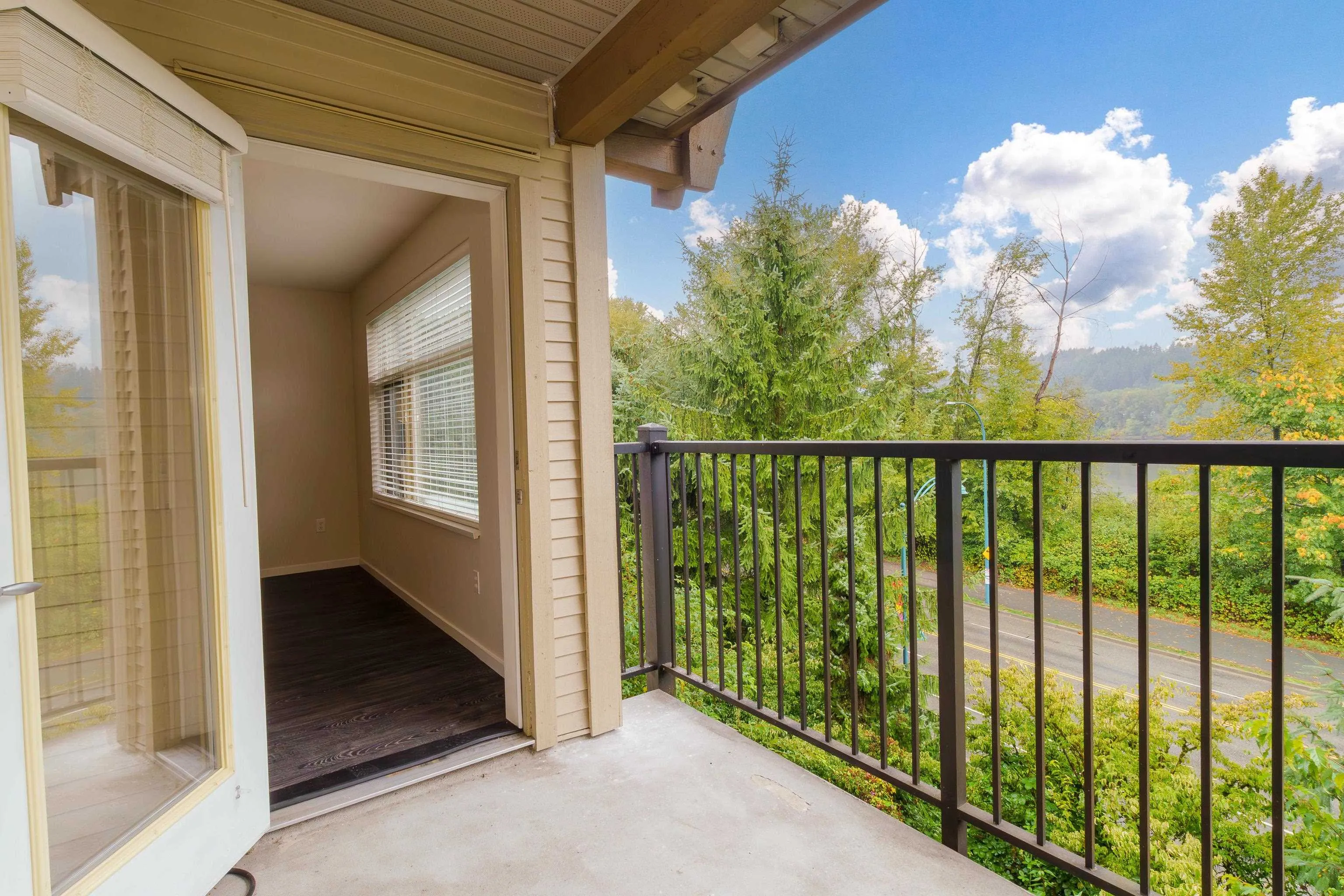 302 300 Klahanie Drive